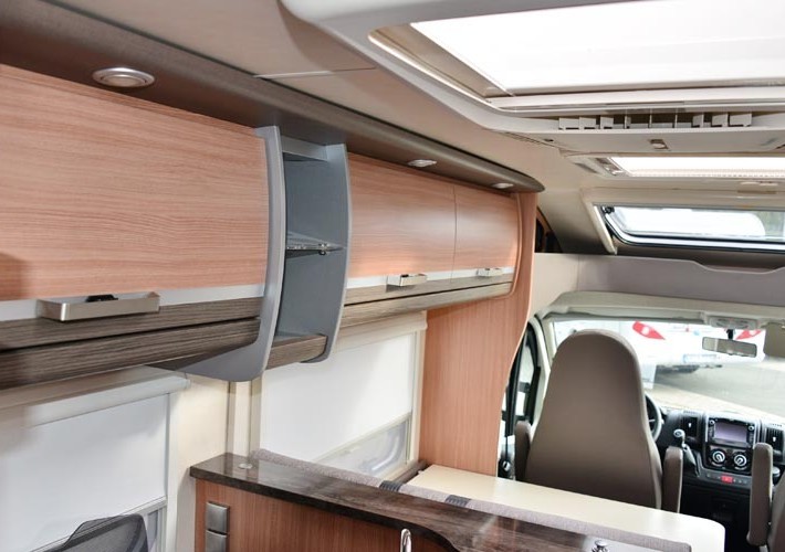 Knaus Sky Ti 700 MEG Knaus Sky Ti 700 MEG