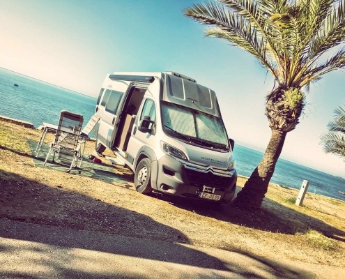 Wohnmobil am Meer in der Normandie