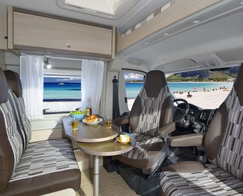 Poessl_Roadstar_600_L_Sitzgruppe_15759